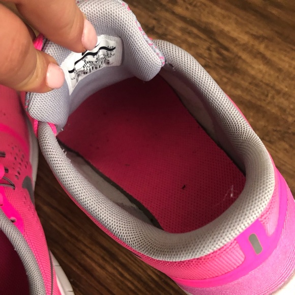 Neon Pink Nike Free Run 🌺 - Picture 3 of 3